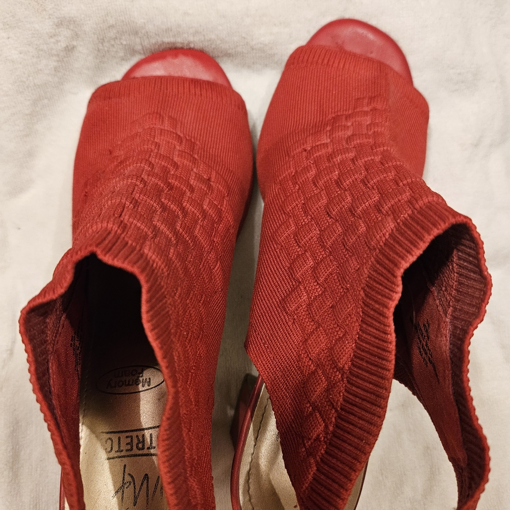 Red High Heel Shoes with Knit Texture